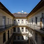 Downtown Elegance By Liberty Bridge - 90M2