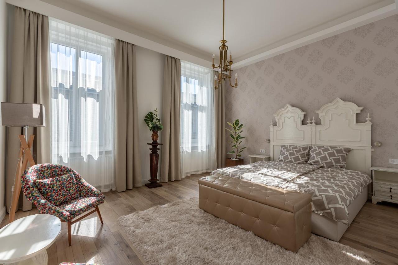 Downtown Elegance By Liberty Bridge - 90m2 Apartment *