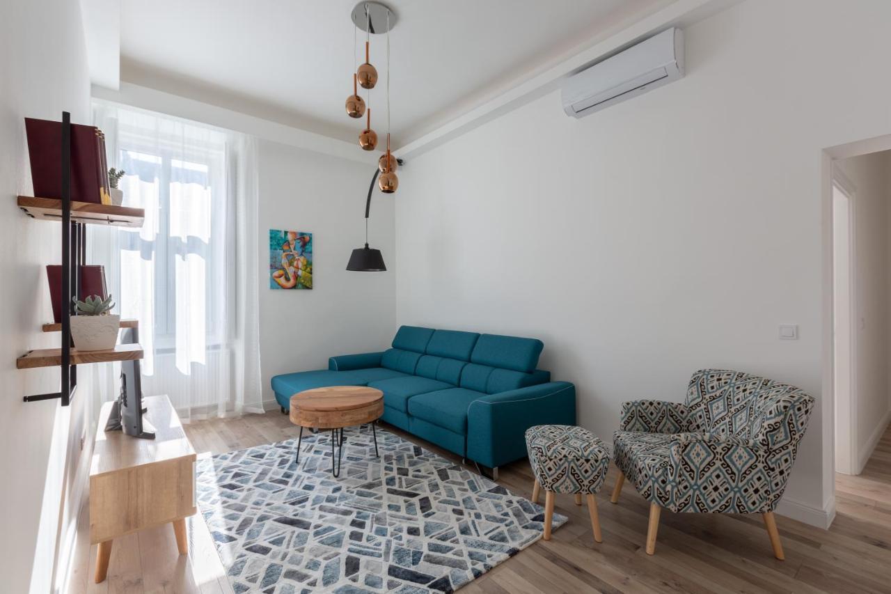 Downtown Elegance By Liberty Bridge - 90m2 Apartment