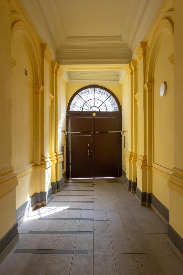 Apartment Downtown Elegance By Liberty Bridge - 90m2
